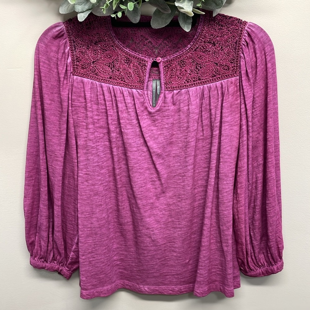NWOT Anthropologie Kay Lace Top Raspberry Pullover Blouse XS